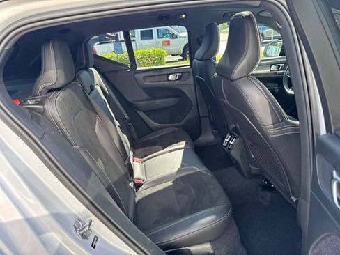 Used 2020 Volvo XC40 T5 R-Design w/ Protection Package AWD/4WD image 13