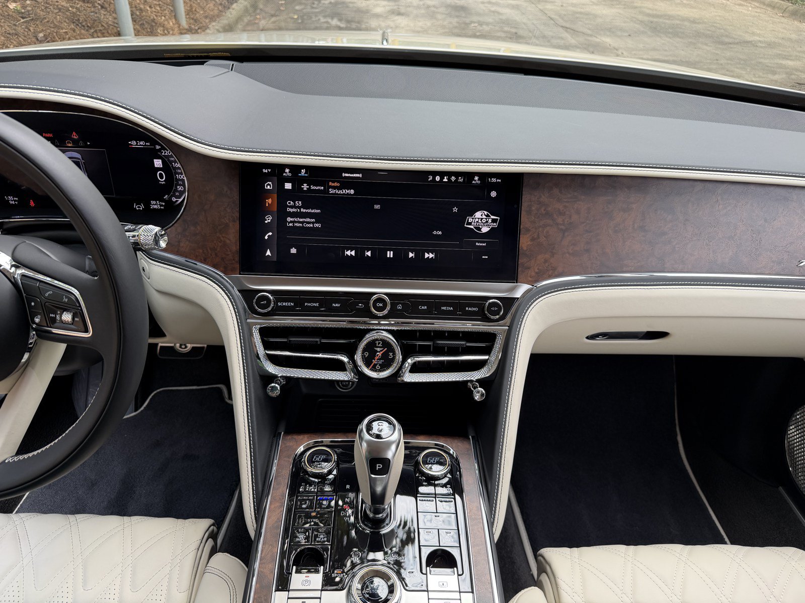 Used 2026 Bentley Flying Spur V8 AWD/4WD image 4