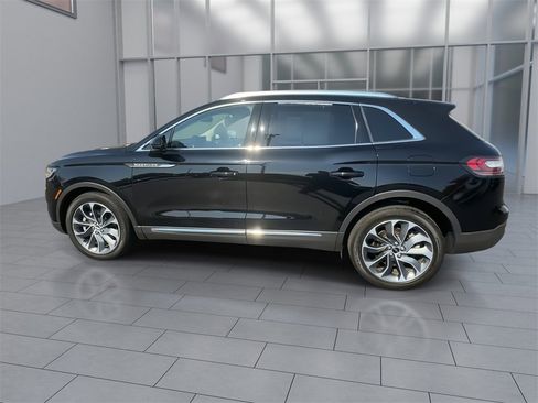 Used 2022 Lincoln Nautilus Reserve image 5