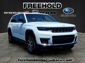 Used 2025 Jeep Grand Cherokee L Limited w/ Trailer Tow Package AWD/4WD video 1