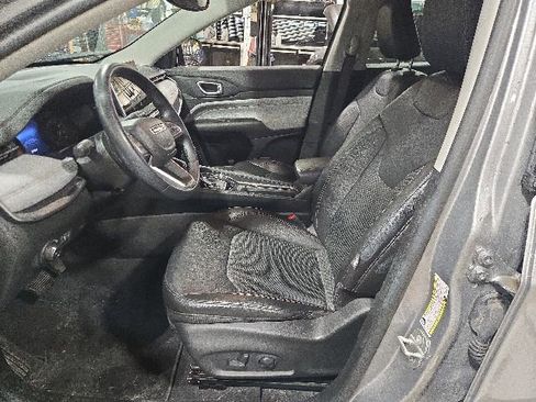 Used 2022 Jeep Compass Latitude AWD/4WD image 13