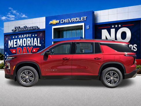 New 2026 Chevrolet Traverse LT FWD image 3