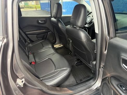 Used 2018 Jeep Compass Latitude w/ Popular Equipment Group AWD/4WD image 22