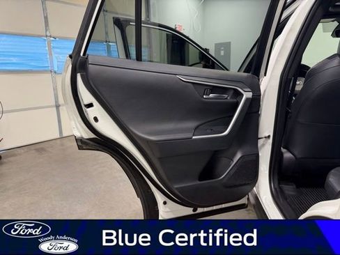 Used 2022 Toyota RAV4 XSE AWD/4WD image 25