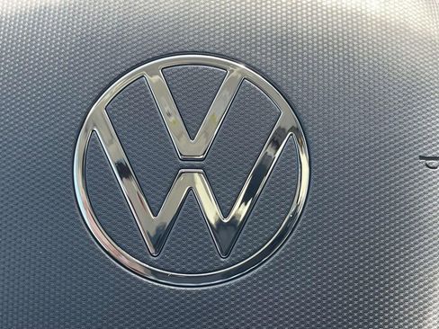 New 2026 Volkswagen Tiguan SE FWD image 24