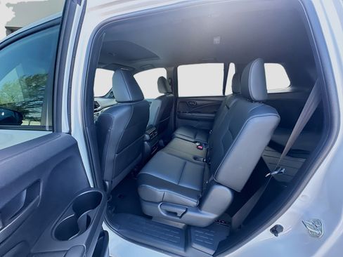 Used 2025 Honda Passport EX-L image 22