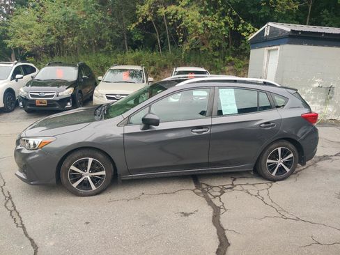 Used 2019 Subaru Impreza 2.0i Premium AWD/4WD image 3