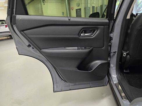 Used 2024 Nissan Rogue SL w/ SL Premium Package FWD image 14