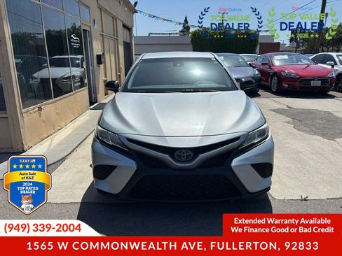 Used 2020 Toyota Camry SE w/ Carpet Mat Package FWD image 7
