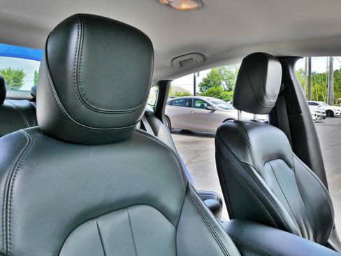 Used 2017 Chrysler 200 Limited Platinum FWD image 14