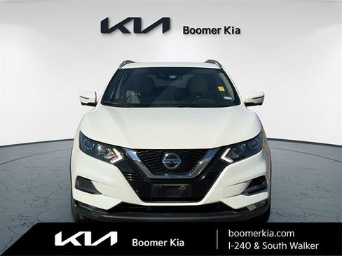 Used 2021 Nissan Rogue Sport SV w/ Technology Package image 2