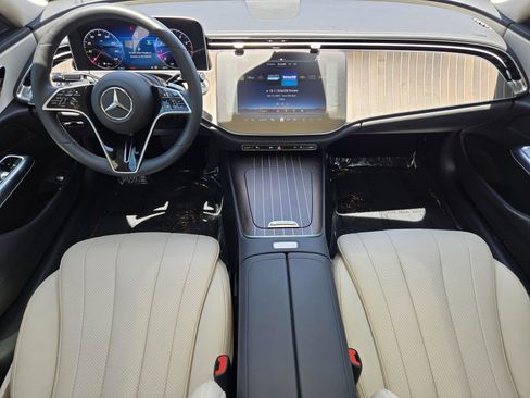 Used 2025 Mercedes-Benz E 350 Sedan image 2