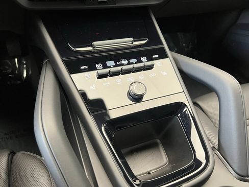 Used 2026 Porsche Cayenne E-Hybrid Coupe AWD/4WD image 11