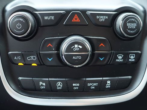 Used 2020 Dodge Durango SXT image 47