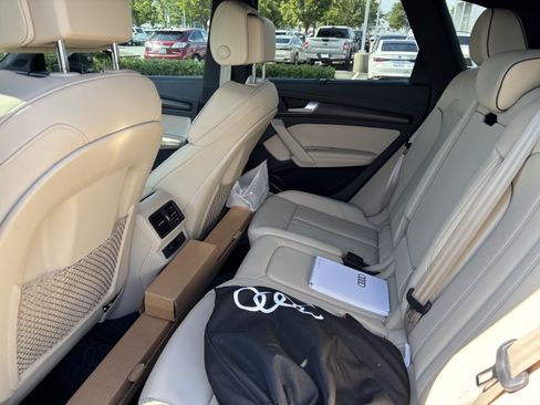 Used 2024 Audi Q5 e Premium Plus w/ Premium Plus Package AWD/4WD image 18