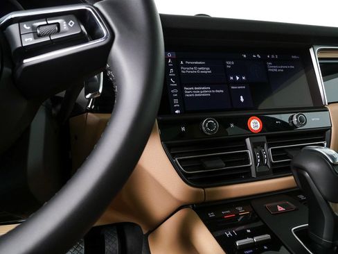 Certified 2026 Porsche Macan AWD/4WD image 12