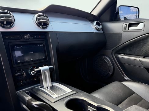 Used 2006 Ford Mustang GT RWD image 39