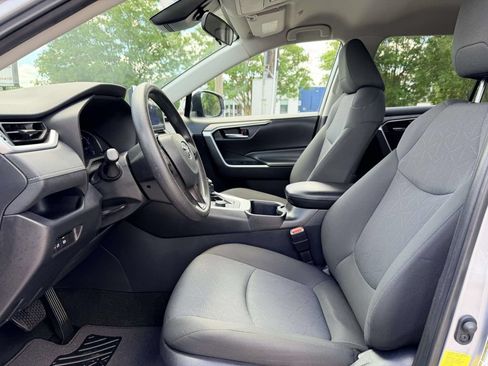 Certified 2025 Toyota RAV4 XLE AWD/4WD image 19