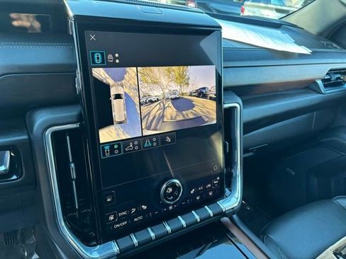 Certified 2025 GMC Yukon Denali image 21