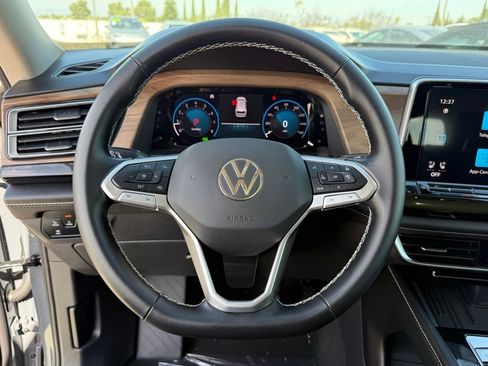 New 2026 Volkswagen Atlas SE image 14