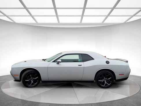 Used 2020 Dodge Challenger SXT w/ Blacktop Package image 6