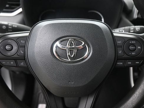 Used 2024 Toyota RAV4 XLE FWD image 10