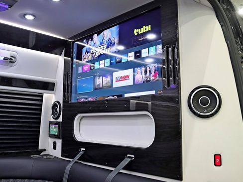 Used 2024 Mercedes-Benz Sprinter 3500 image 35