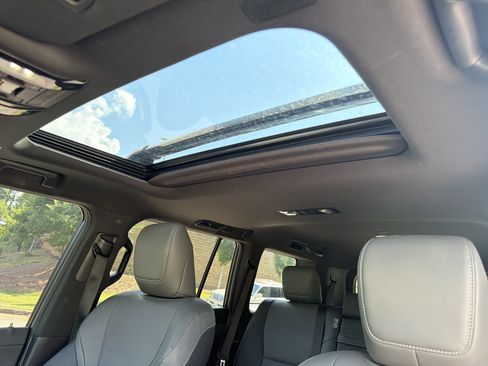 Used 2024 Lexus GX 550 w/ Accessory Package (Z1) AWD/4WD image 34