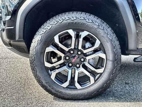 New 2025 GMC Canyon AT4 w/ Nightfall Edition image 12