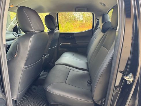 Used 2016 Toyota Tacoma SR5 w/ SR5 Appearance Package (SN) AWD/4WD image 17