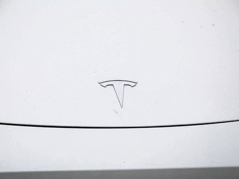 Used 2020 Tesla Model Y Long Range image 15