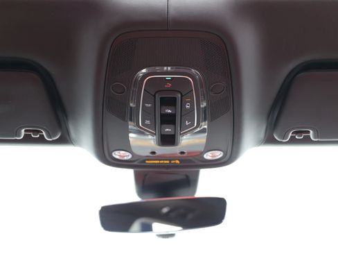 Used 2022 Bentley Bentayga AWD/4WD image 52