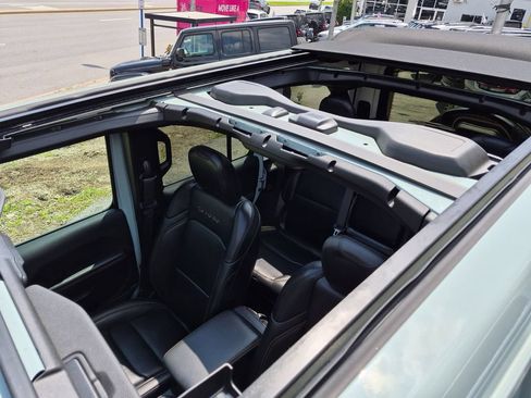 Used 2024 Jeep Wrangler Unlimited Sahara AWD/4WD image 19