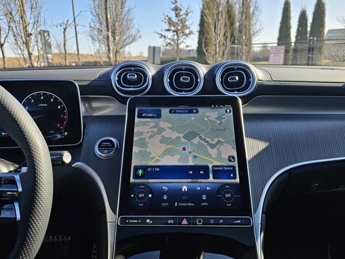 Certified 2025 Mercedes-Benz GLC 300 4MATIC image 39