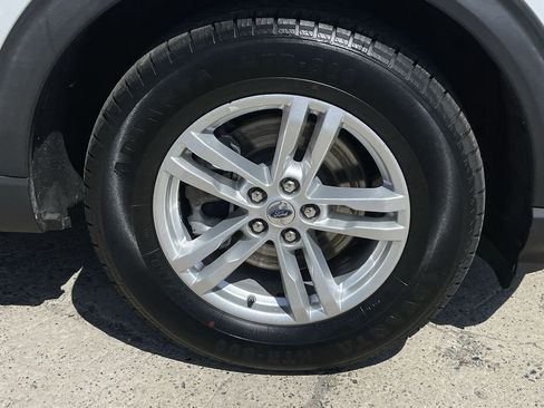 Used 2020 Ford Explorer XLT image 31