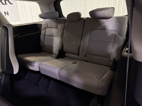 New 2026 Lincoln Navigator Premiere AWD/4WD image 25
