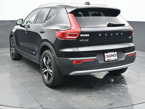 Used 2025 Volvo XC40 B5 Core AWD/4WD image 9