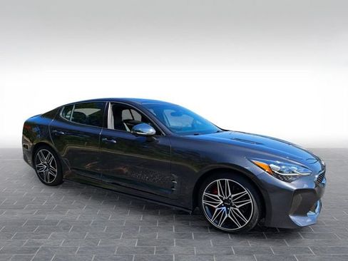 Used 2023 Kia Stinger GT2 RWD image 3