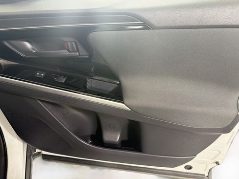 Used 2023 Subaru Solterra AWD image 31