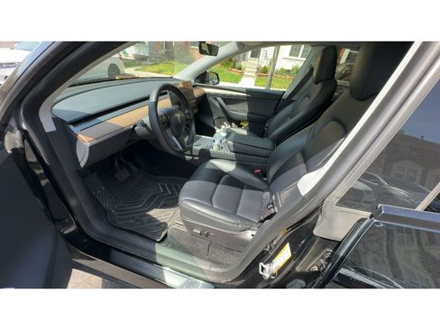 Used 2023 Tesla Model Y Long Range AWD/4WD image 5