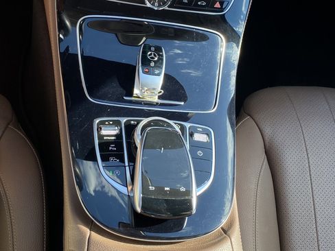 Used 2017 Mercedes-Benz E 300 4MATIC image 17