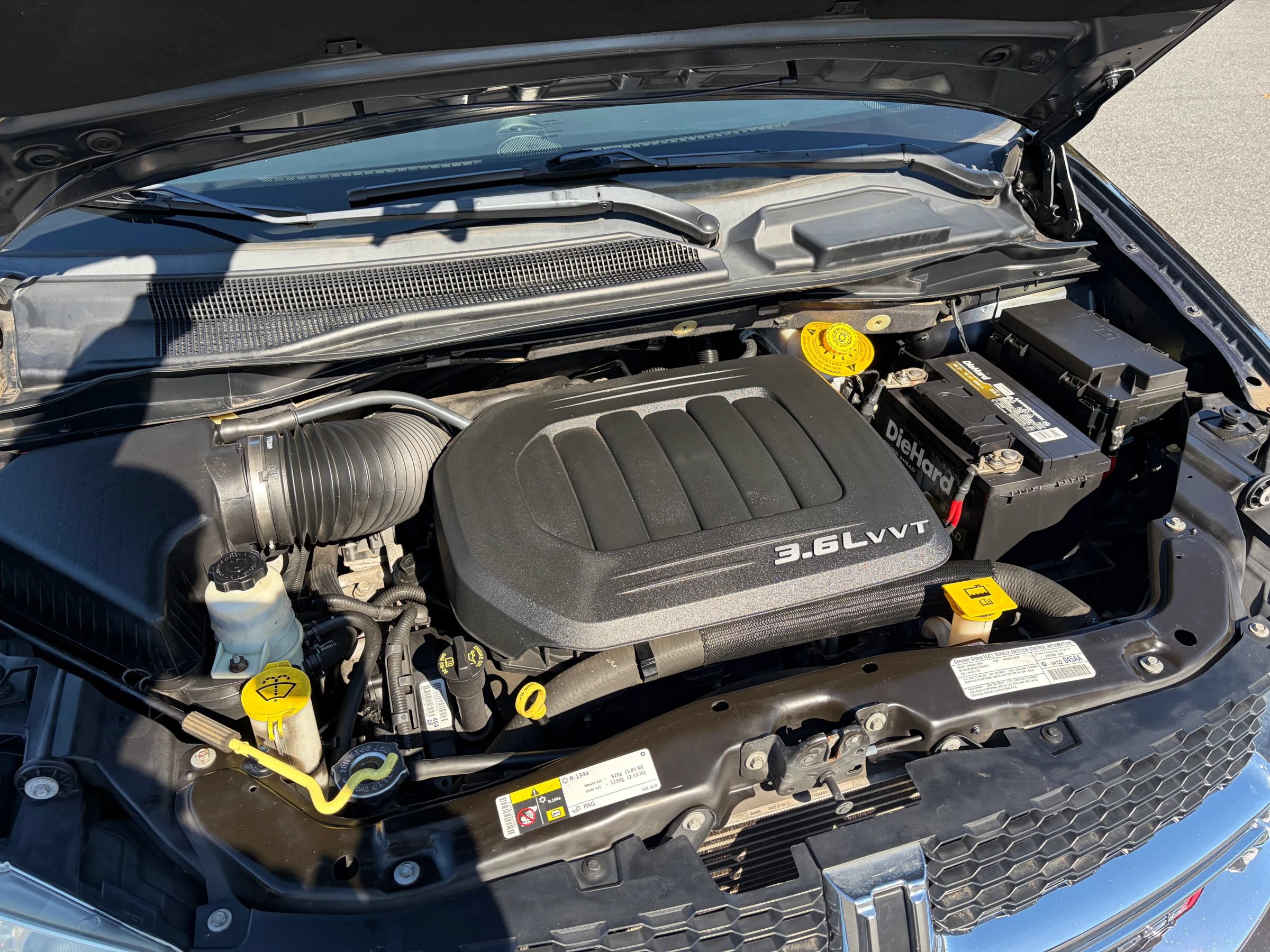 Used 2013 Dodge Grand Caravan SXT w/ Rear Park Assist Pkg FWD image 14