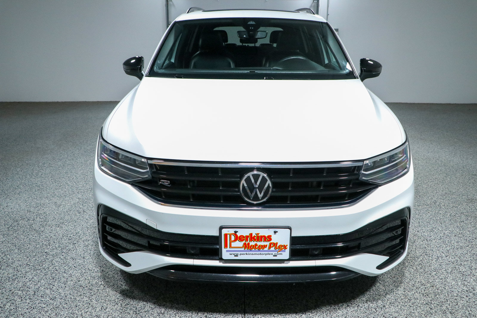 Used 2022 Volkswagen Tiguan SE R-Line FWD image 4