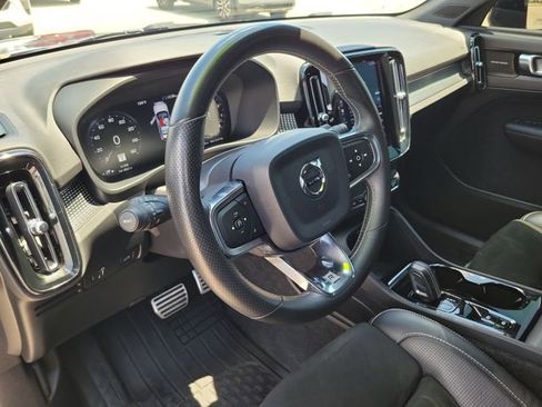 Used 2019 Volvo XC40 T5 R-Design AWD/4WD image 17