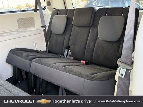 Used 2018 Dodge Grand Caravan SE w/ UConnect Hands-Free Group image 29