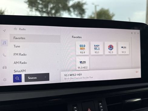 Certified 2024 Lexus ES 300h w/ Premium Package FWD image 16