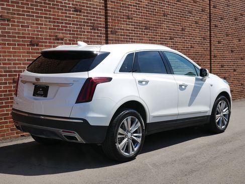 Certified 2024 Cadillac XT5 Premium Luxury w/ LPO, Floor Liner Package AWD/4WD image 25