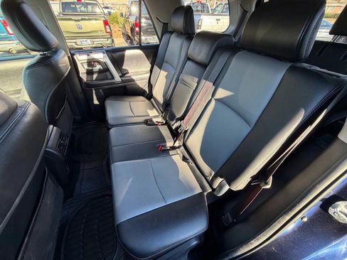 Used 2015 Toyota 4Runner SR5 Premium image 9