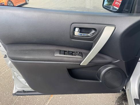 Used 2015 Nissan Rogue S FWD image 16