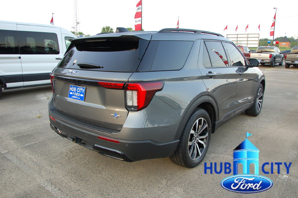 Used 2025 Ford Explorer ST-Line RWD image 5